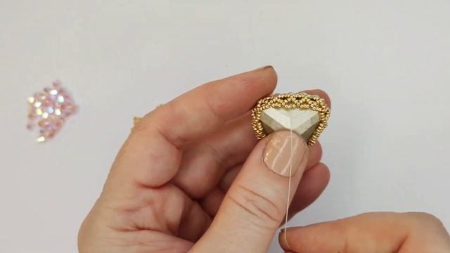 Ювелирный кулон можно создать из бисера и очень быстро. Как я сплела украшение на вечер всего за час смотреть онлайн