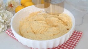 EASY 7UP BUNDT CAKE