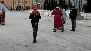 2 часть. 31 12 10. Новый год . г.Саранск Дед Мороз и снегурочка .#54