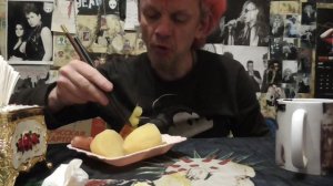 мукбанк горячий шоколад отварной картофель сасиськи и огурчик