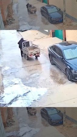 Бабушка поцарапала машину?