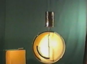 Физика. Опыты. Электричество и магнетизм. Электризация трением-2