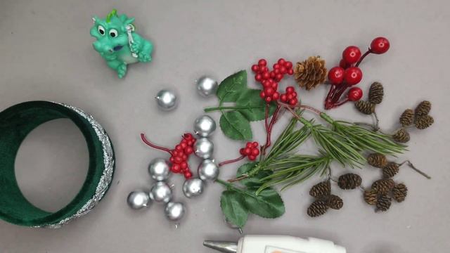 Ёлочная игрушка из того, что всегда найдётся дома. Все выбрасывают мусор, а я нахожу ему применение смотреть онлайн