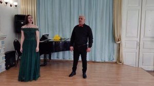 Смуглянка - молдаванка -  Раскудрявый клен зеленый, лист резной