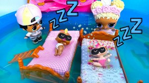 ТИХИЙ ЧАС В БАССЕЙНЕ💦😴 Куклы ЛОЛ СЮРПРИЗ! ПУПСИКИ в детском садике😁 смешные мультики ДАРИНЕЛКА