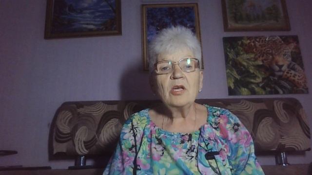 Тетя Мотя, дай ребенку игрушки, а не прячь где-то под лестницей....