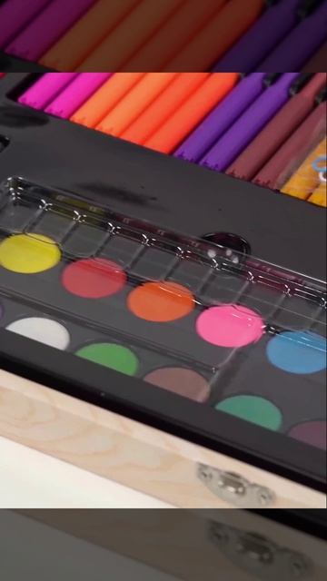 Набор для рисования Organic Brand в чемоданчике, 220 предметов смотреть онлайн