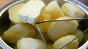 Картофельная запеканка с тушенкой в духовке