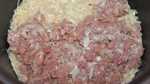 Картофельно-мясная запеканка в мультиварке