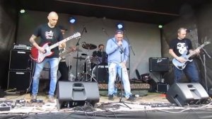 ВЫШЕ НОГИ ОТ ЗЕМЛИ
