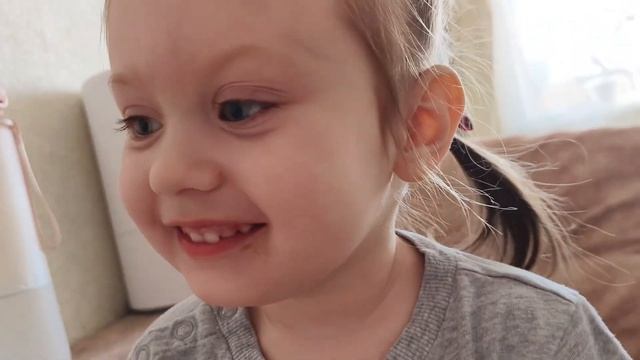 Распаковка подарков | Истерики и как с ними справляться | Новые развивашки и книги для ребёнка 2 лет смотреть онлайн