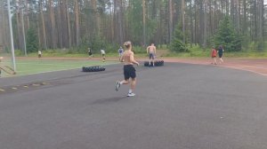 Из таких людей гвозди можно делать.