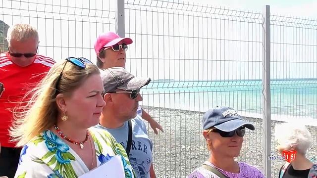 В посёлке Сукко незаконно перегородили пляж – забор уходит прямо в море!