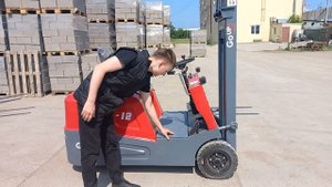 погрузчик электрический 1200кг 2.5м