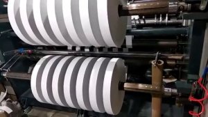 Продольная резка рулонов бумаги в 14 ручьев