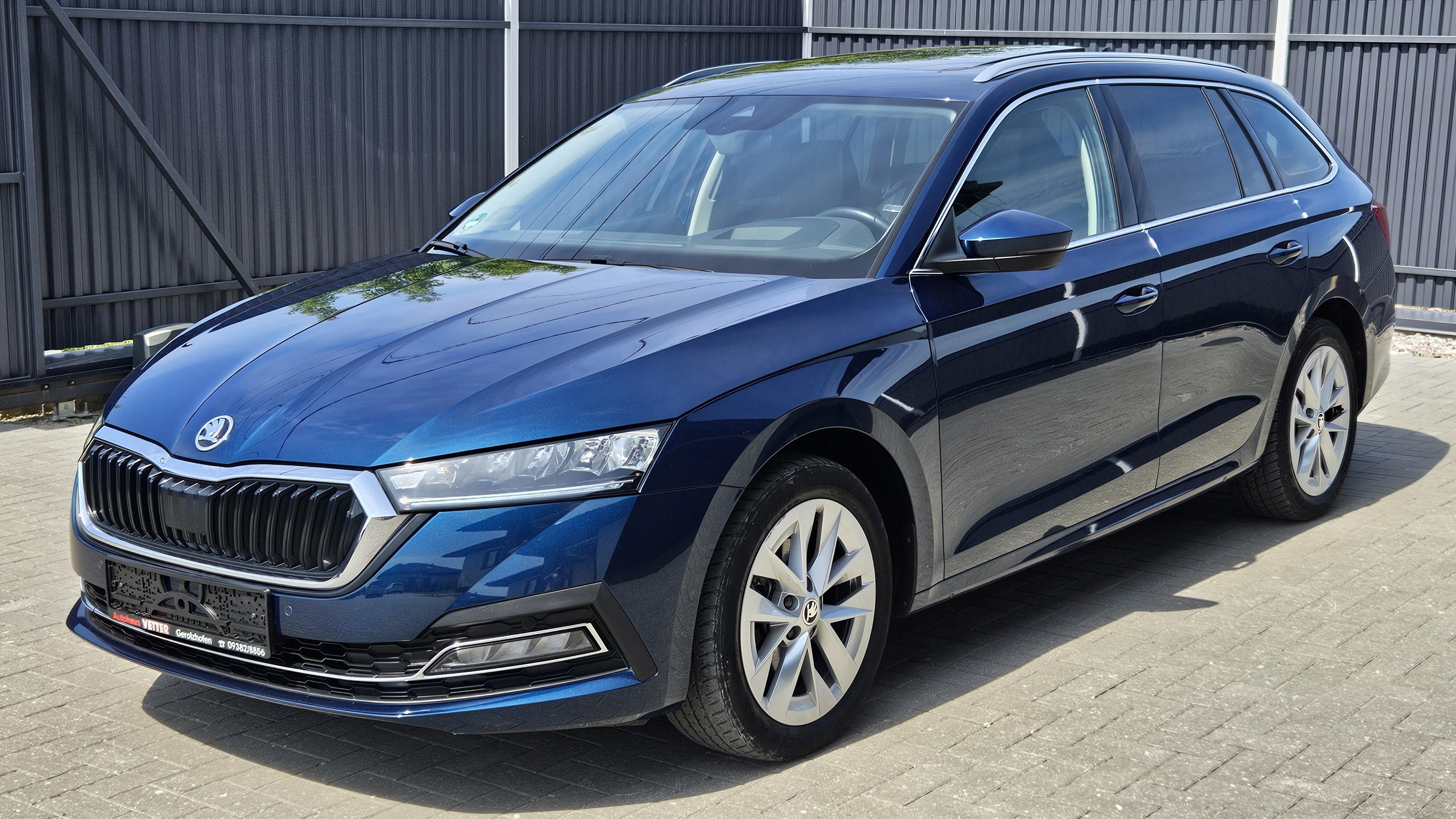 Skoda Octavia Combi G-TEC 2021! 1.5 Бензин/Метан 131 hp. DSG7! Заводской Метан! Панорама, подогревы.