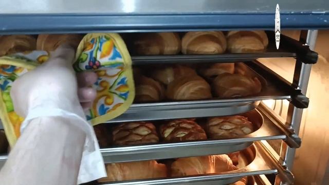 Как правильно выпекают из слоеного теста?