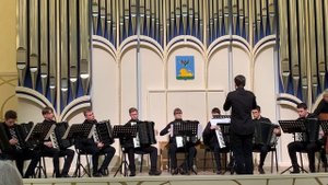 Галера, Селиванов
Исп. Ансамбль баянов-аккордеонов БГИИК
дирижёр ЛЕОН ГУРИН