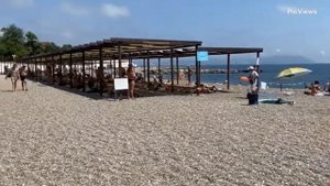 Геленджик пляж Кабардинка сегодня 16 июня 2025. Обстановка на пляже, какая сейчас погода, море