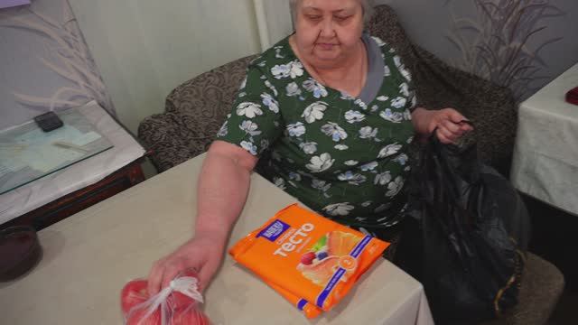 КЛУБНИЧНОЕ ВАРЕНЬЕ ПОКУПКА ЕДЫ НА ПЕНСИЮ ВЛОГ ИЗ СЕЛА