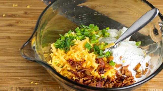 Картофельные биточки с сыром и беконом