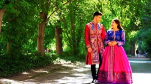 Прошлогодние глаза (Еще один опус от ИИ на узбекском языке)