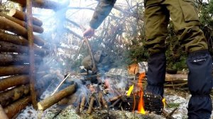 24 ЧАСА В ЛЕСУ С РЫЖИМ ЗВЕРЕМ - НОВЫЙ ЛАГЕРЬ | ОБРАТНЫЙ КОСТЕР | НОЧЕВКА