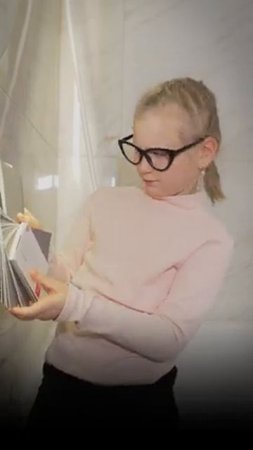 Версия 2.0 - дизайнер 👩🏼🎨👧🏼 Они у нас хоть и молодые, но очень талантливые и ответственные 🤓