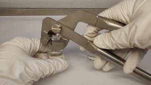 Приспособление для снятия колпачков