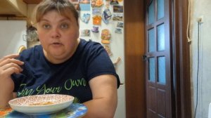 ем сырники  кто молодец