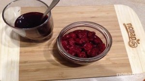 Бисквитный торт с вишней и творожным кремом