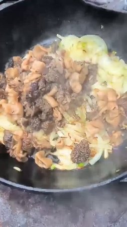 Жареные грибы с цветами - СМОРЧКИ И МЕДУНИЦА | Суровая кухня от Лесных