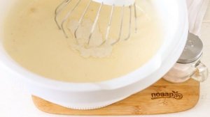 Бисквитный пирог со сливами