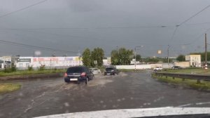 Ульяновск после проливного дождя.   Видео с Пушкарева/Карла Маркса