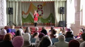 Поет Ольга Паринова