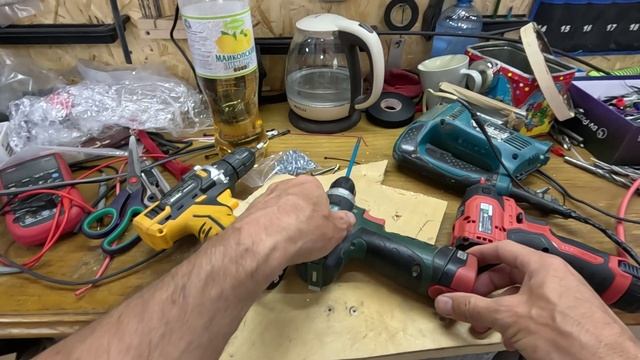 Бешенный бурундук по имени Devon смотреть онлайн