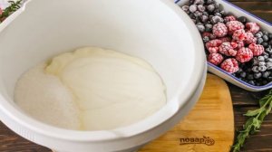 Бисквитный торт с ягодами