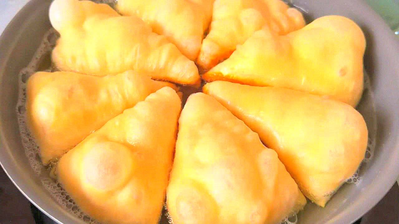 Невероятно мягкое тесто на кефире с творогом и яблоком! Итальянский рецепт вкуснее чебуреков!