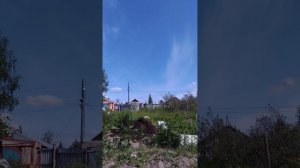 Ношу землю, переношу контейнеры с проросшей картошкой.