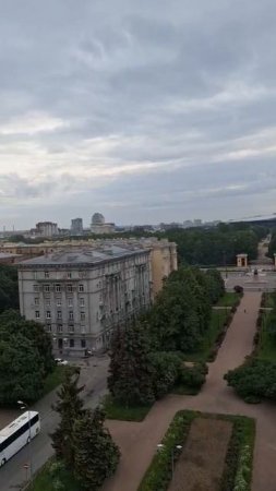 Вид из гостиницы Россия в Санкт-Петербурге, погода хорошая
