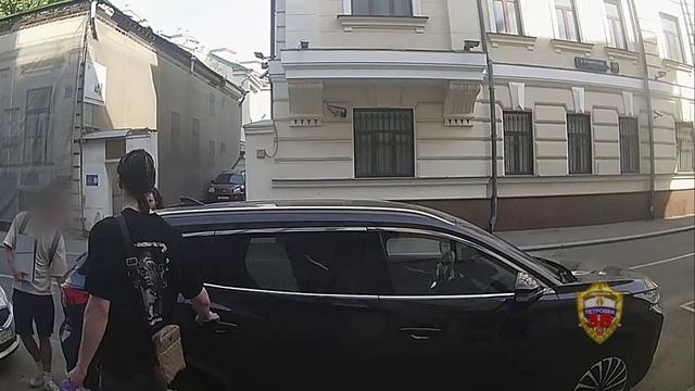 Оперативники Москвы раскрыли разбойное нападение, совершённое двумя налётчикам на своего компаньона
