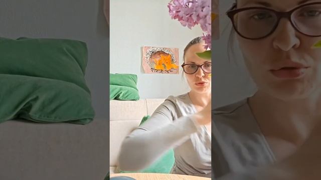 🟡ТЯНЕТСЯ ЗА ИГРУШКОЙ ОДНОЙ РУКОЙ, ВТОРАЯ РУКА ВСЕГДА В ОПОРЕ