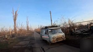 Вражеский FPV пытался уничтожить санитарный автомобиль наших военнослужащих, не получилось