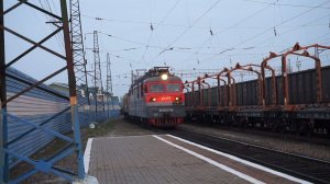 Электровоз ВЛ80С-118 с ремонтным поездом.