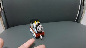 томас поменял л ли цвет на белый