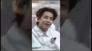 "Тэхён из BTS: Взлёт на Вершину Чартов!"