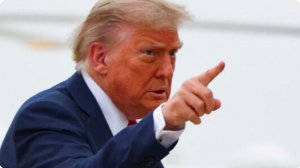 Трамп попросил объяснить «чокнутому» Карлсону, что у Ирана «не должно быть ЯО».