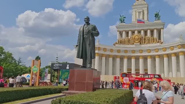 Москва ВДНХ.День России! Празднуем Вместе ❤️Все танцуют и поют.Лето 2025г.в Москве