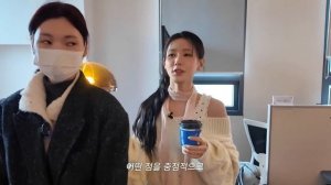 Экскурсия Миён из G-Idle по штаб-квартире Cube Entertainment