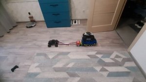 мой чёрный монстр трак на пульте управления тащит   тащит тяжёлый гелек BMW хамер